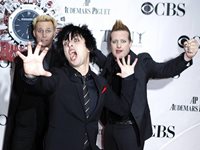 Green Day станали известни чрез алкохола