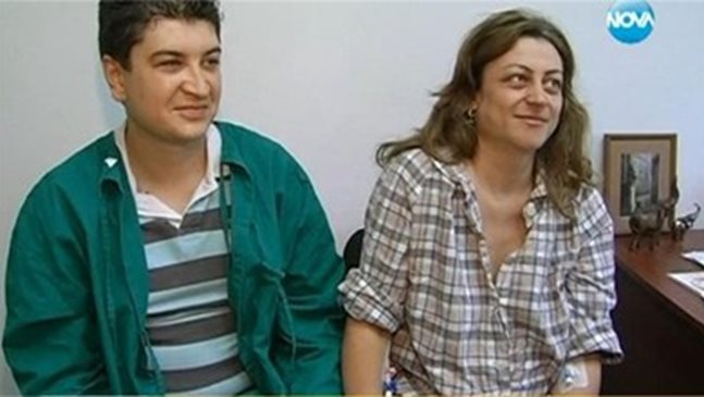 Семейството с четиризнаците от Русе напуска България