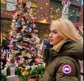 Мария Бакалова посрещна Коледа в Бургас