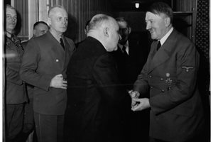 Хитлер дарява на ген. Никола Жеков 500 000 марки