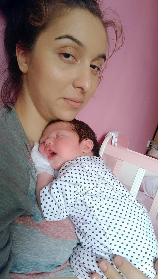Даниела Петкова и бебе Илина