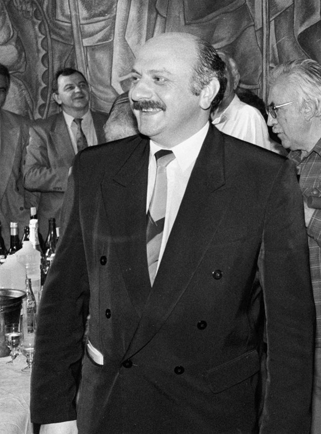 Любомир Начев през 1996 г.  като вътрешен  министър