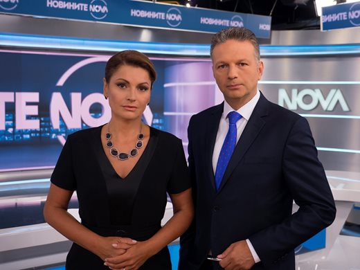 Ани Салич и Николай Дойнов четат късните новини от 22 ч през лятото