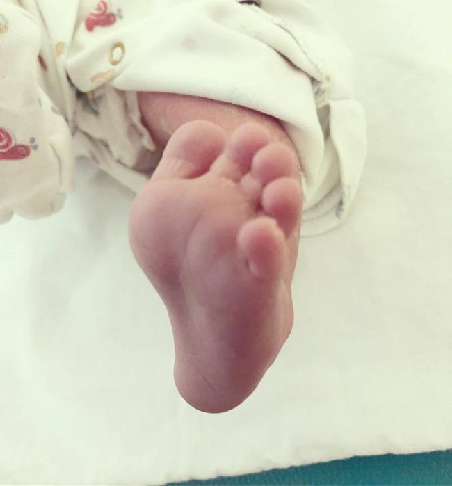 Крачето на новороденото бебе на Преслава