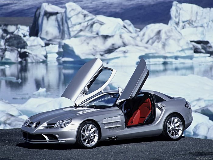 Mercedes SLR McLaren e произведен в 2157 екземпляра. Снимка: Mercedes