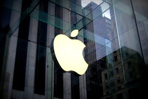 Хакери измамиха Apple и пуснаха приложение за нелегални филми в App Store
