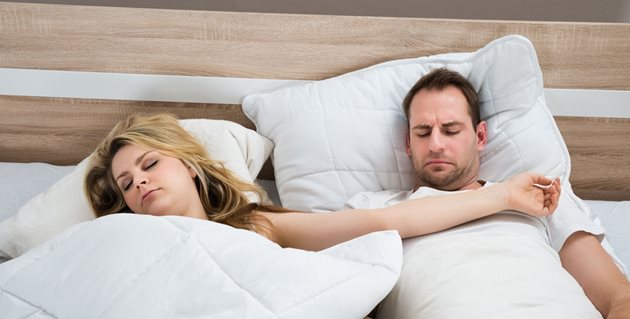 Ако с партньора имате различни навици и поведение в спалнята, това руши съня и отношенията.