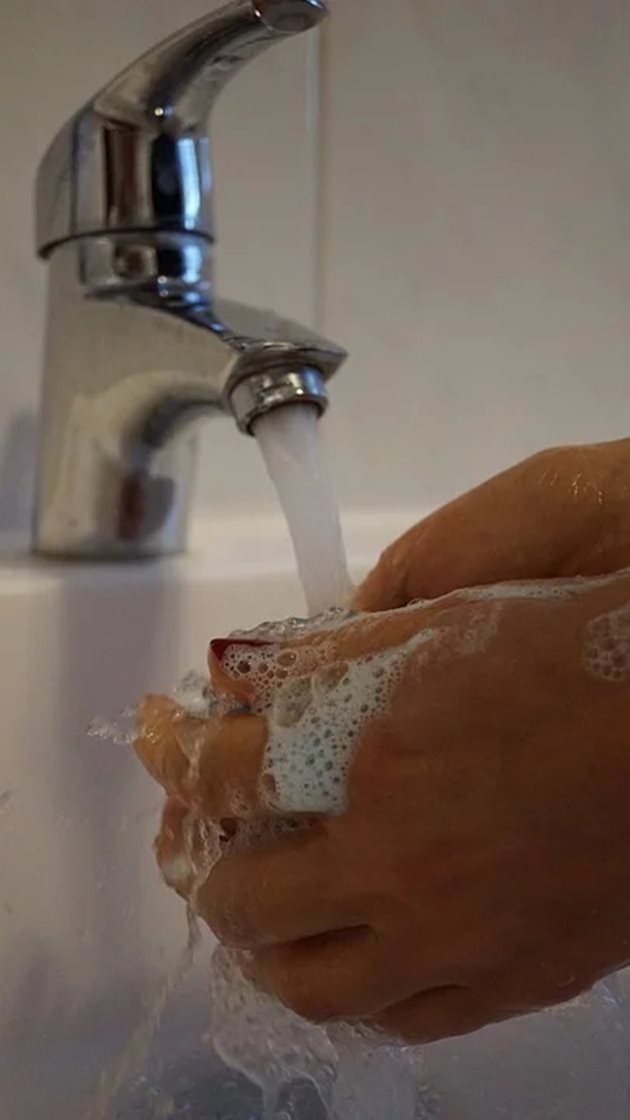 Коронавирусът се задържа дълго време на тоалетна чиния, мивка, в кухнята или на всички мокри повърхности, защото влагата удължава живота му. Снимка: Пиксабей