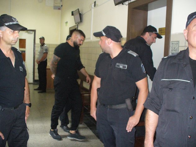 Обвиняемият за нападението Георги Георгиев в Районния съд в Стара Загора в понеделник