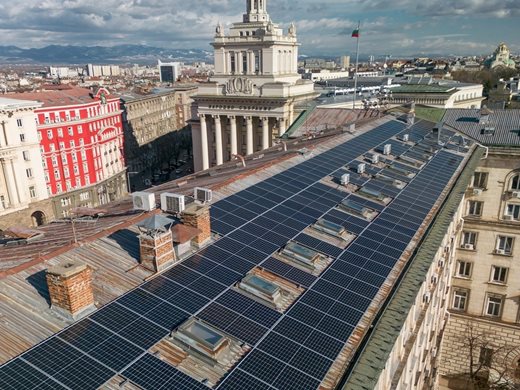 90 киловата соларни панели на покрива на президентството