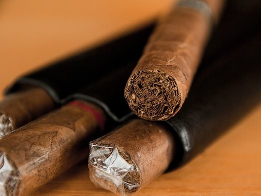 Търговците ще продават пури и пурети със стар акцизен бандерол до 2021 г.