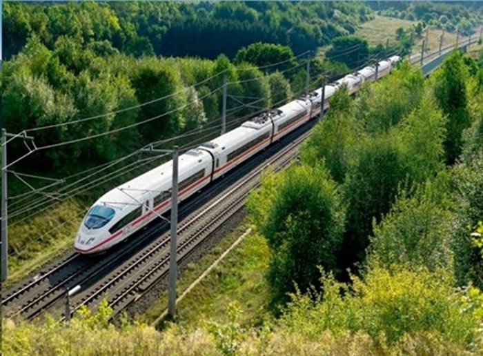 Високоскоростните влакове на немската железница “Дойче бан”.