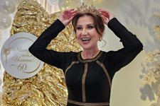 Илияна Раева празнува 60 като кралица - с принцесите, със своя принц и с "24 часа" (Видео, снимки)