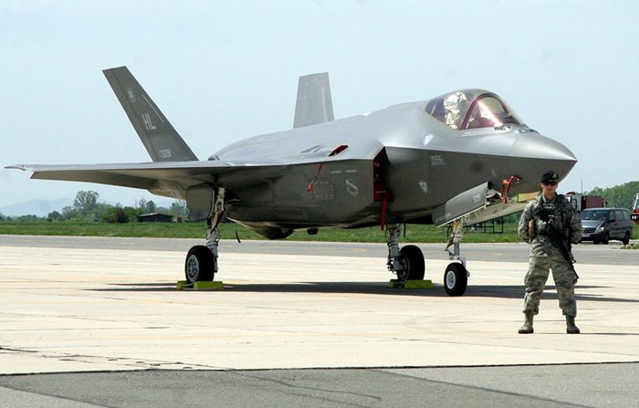 Най-новите американски изтребители F-35 кацнаха "Граф Игнатиево". Снимка НАТАША МАНЕВА