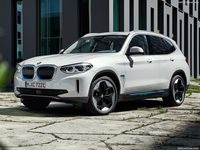 Първият изцяло електрически кросоувър на BMW - iX3