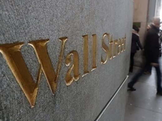 Сривът на „Уолстрийт” доведе до първа корекция на индекса Dow Jones от 2018 г.