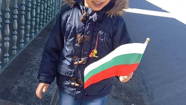 Какво е България? Вижте 4-годишния Ивелин с "Шипка - връх на свободата" (видео)
