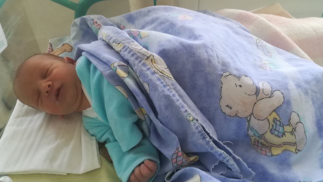 50 бебета повече родени за 6 м. в Горна Оряховица, показват ги с видеочат