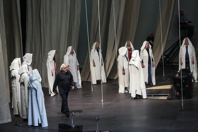 Кадър от репетициите на постановката “Парсифал” на сцената на Софийската опера  СНИМКА: СОФИЙСКА ОПЕРА