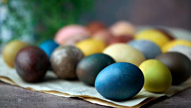 7 натурални начина за боядисване на великденските яйца