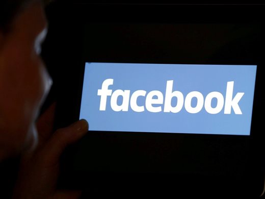 "Фейсбук" и "Инстаграм" се сринаха в Европа и САЩ
