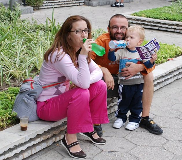 Георги Пеев със съпругата Ана и сина им Калоян