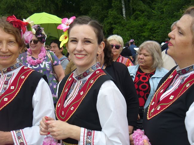 Българските танци остават незабравими впечатления в туристите от чужбина.