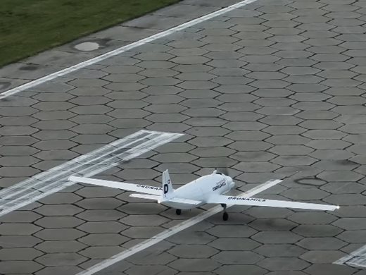 Българи създадоха първия товарен дрон (Видео)