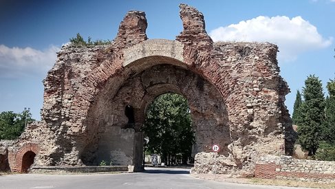 Сърцето ми е тук - в Хисаря, където Вазов пише "Отечество любезно, как хубаво си ти"