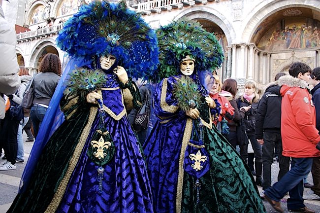 Тази година по времето на карнавала има над 140 културни събития и балове.