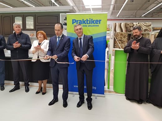 Нов хипермаркет на "Практикер" отвори врати във Враца