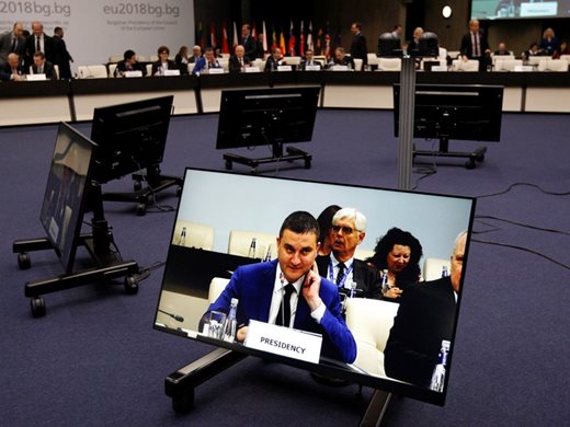 Брюксел слага данък за “Гугъл” и “Амазон” от София?