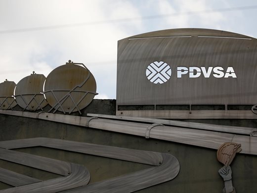 "Газпромбанк": Венецуелската петролна компания е открила сметките си при нас преди години
