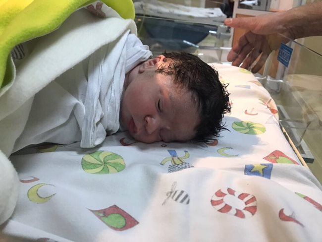 Първият внук на фамилията Зурлеви се появи в 16,30 часа следобед на 24 октомври