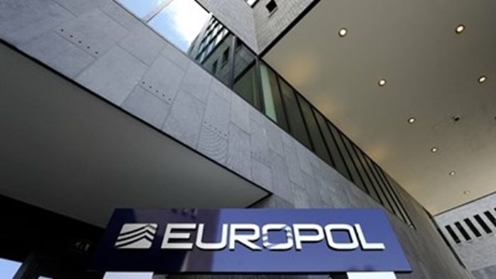 "Европол" предупреди страните членки на ЕС да бъдат бдителни за представяни по границите им фалшиви сертификати за отрицателен тест за коронавирус.