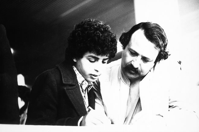С Ахмед, палестинското момче, което през 1981 г. Гарелов довежда от Ливан