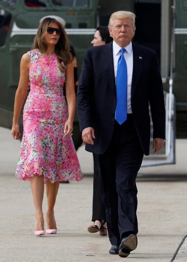 Президентът на САЩ Доналд Тръмп и съпругата му Мелания долетяха в Охайо за среща със симпатизанти  СНИМКИ : Ройтерс