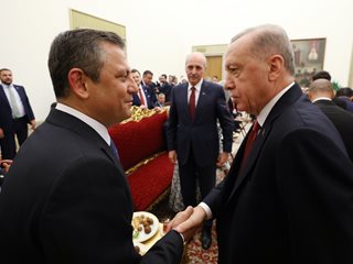 Първа среща от осем години на Ердоган с лидера на най-голямата опозиционна партия в Турция