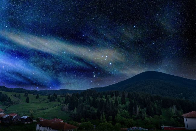 Звездно небе над село Ягодина
Снимка: Георги Новаков