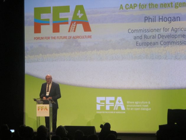 Еврокомисарят по земеделие Фил Хоган увери, че се работи за нова по-добра ОСП, която е съобразена и с опазването на околната среда