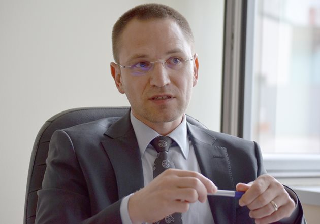 Комисията във ВСС, която предлага законовите промени, е оглавявана от Калин Калпакчиев.