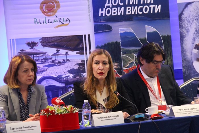 Йорданка Фандъкова и Николина Ангелкова СНИМКИ: Министерство на турзима