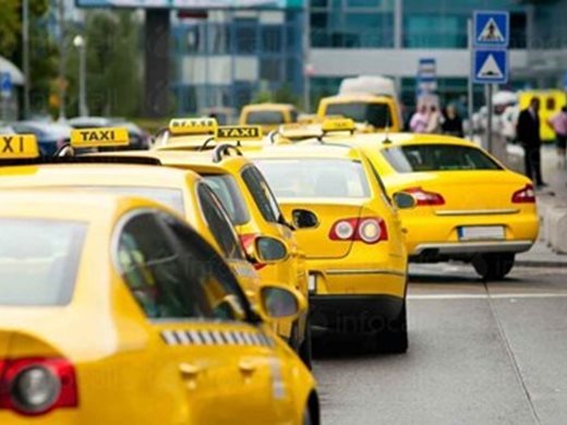 Водачи на таксита плашат  София с  блокада,  не искат  втори  “Юбер”