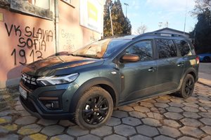 Първият хибрид на Dacia (тест драйв)