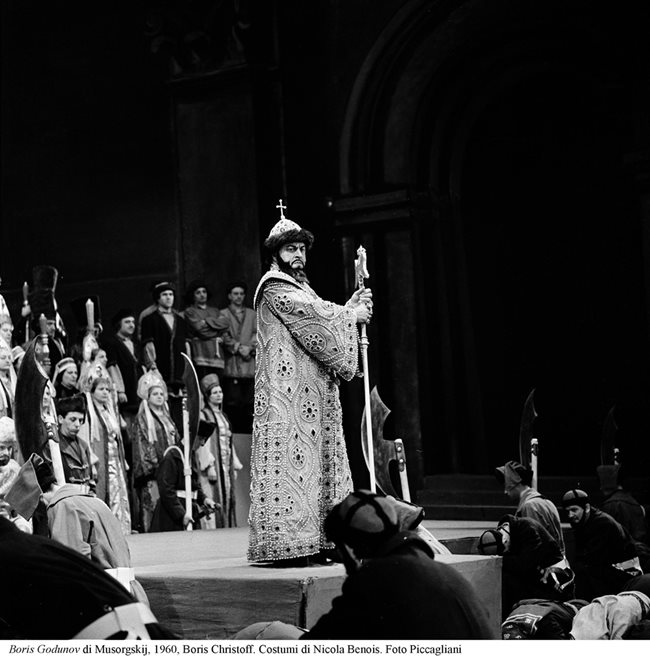 Борис Христов в ролята на Борис Годунов от едноименната опера на Мусоргски през 1960 г.