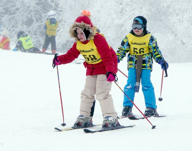 Децата в София обикновено получават първите си уроци по ски на Витоша.