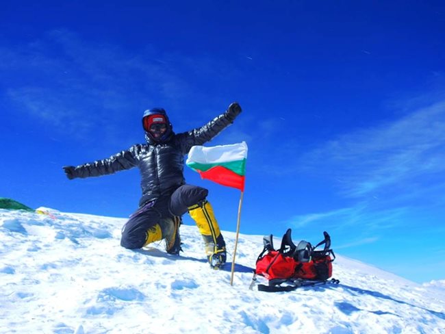 На 31.7.2014 г. той стана първият българин, покорил втория по височина връх на Земята - К2 (8611 м).
