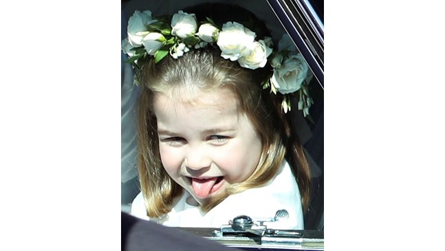 Принцеса Шарлот очарова британците на сватбата на чичо си (Снимки)