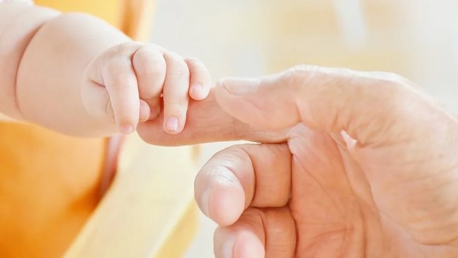Учени откриха ползите от оставянето на бебетата да се наплачат