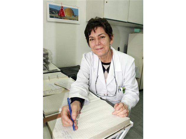 Доц. д-р Дора Константинова, завеждащ кабинет по алергия при Националния център по заразни и паразитни болести. Тя отговаря на въпроса на Яна Паскова